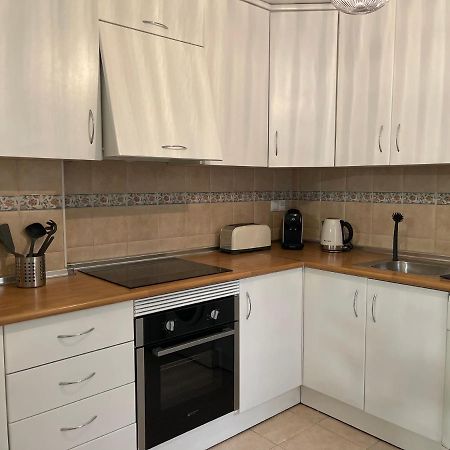 Three Bedroom Apartment With Pool In טורבייחה מראה חיצוני תמונה